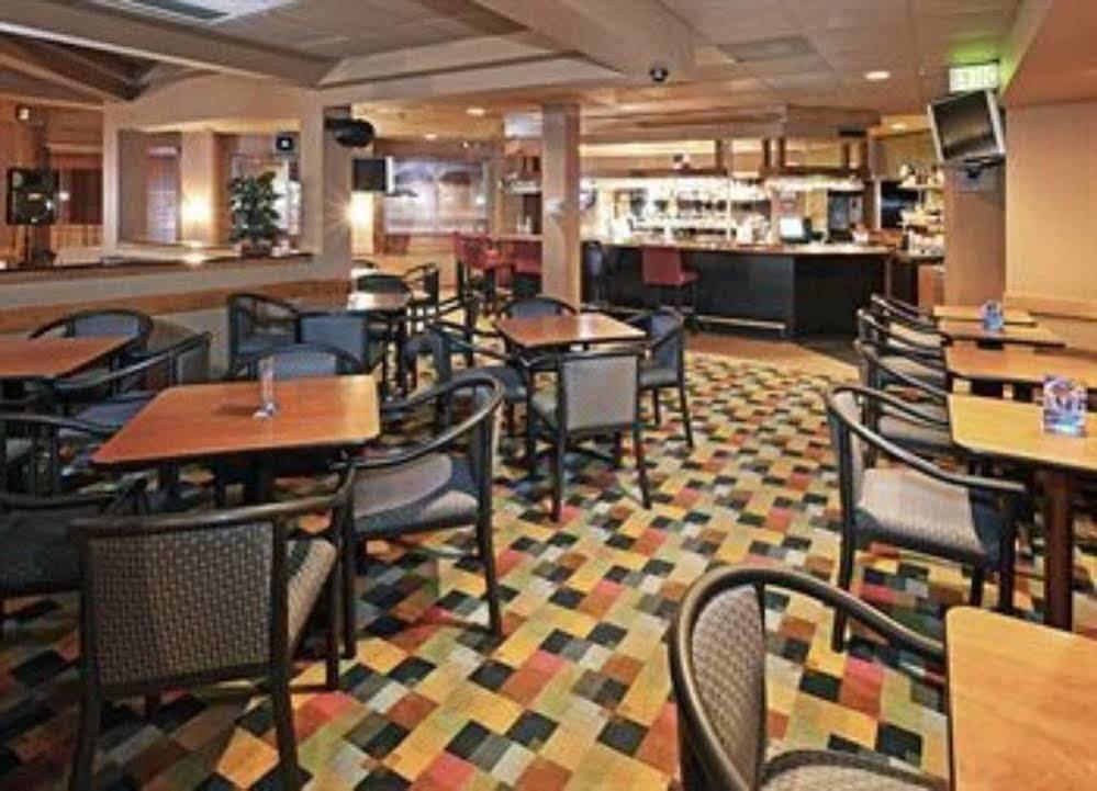 Holiday Inn جونزبورو المطعم الصورة